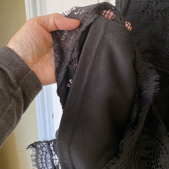 Sans Souci lace dress - Picture 7 of 8